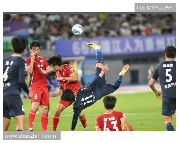 足球明星化妆后登场踢球展现独特风格与魅力的精彩瞬间